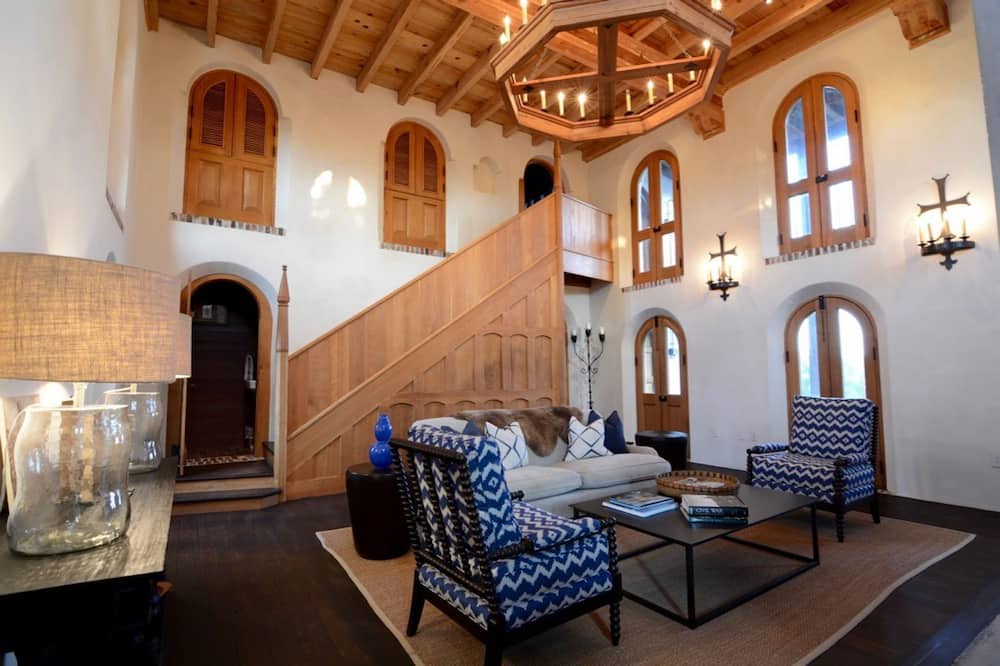 Photo of Livingroom in Sullivan's Island
