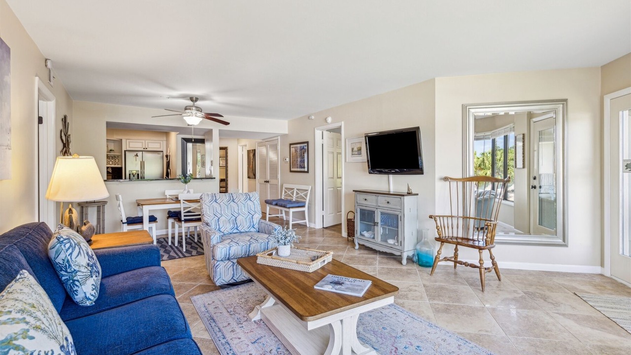 Photo of Livingroom in Shelter Cove