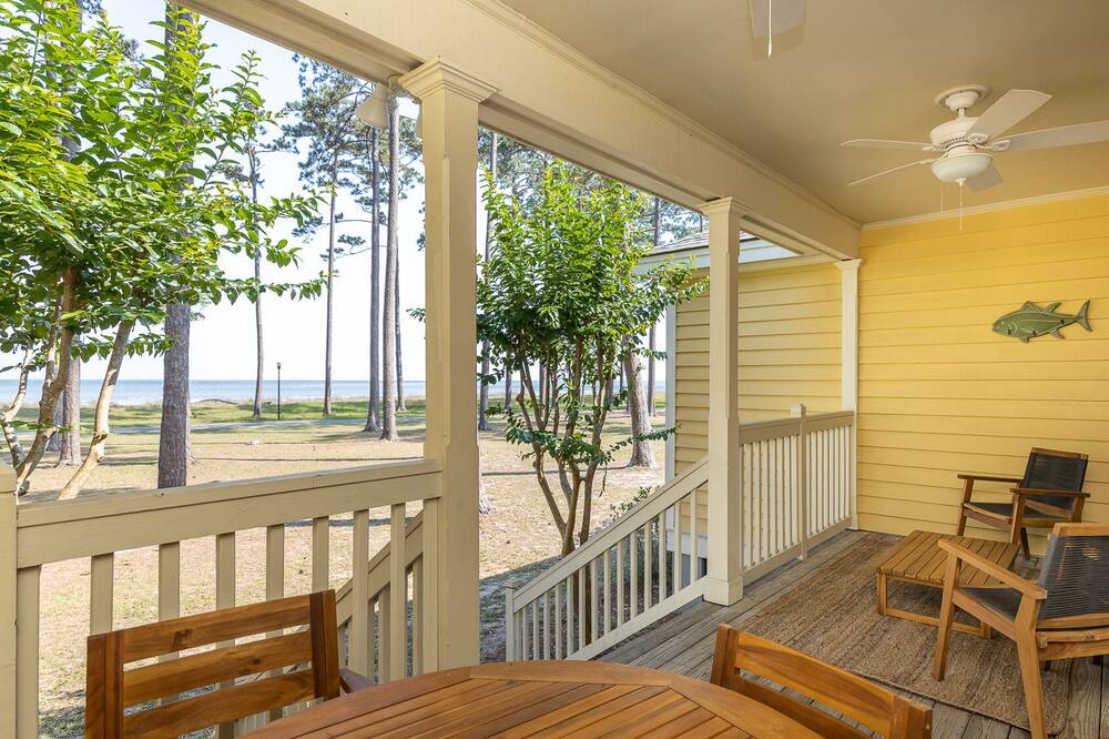 Photo of Patio Balcony in Melrose on the Beach