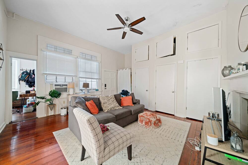 Photo of Livingroom in South of Broad