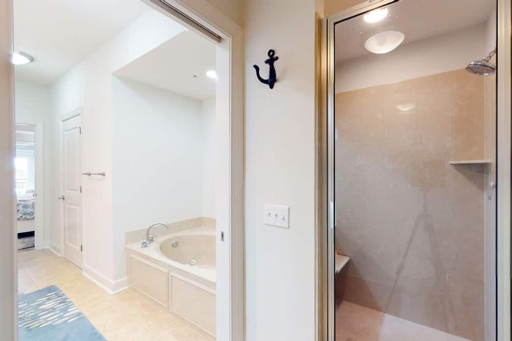 Photo of Bathroom in Shelter Cove