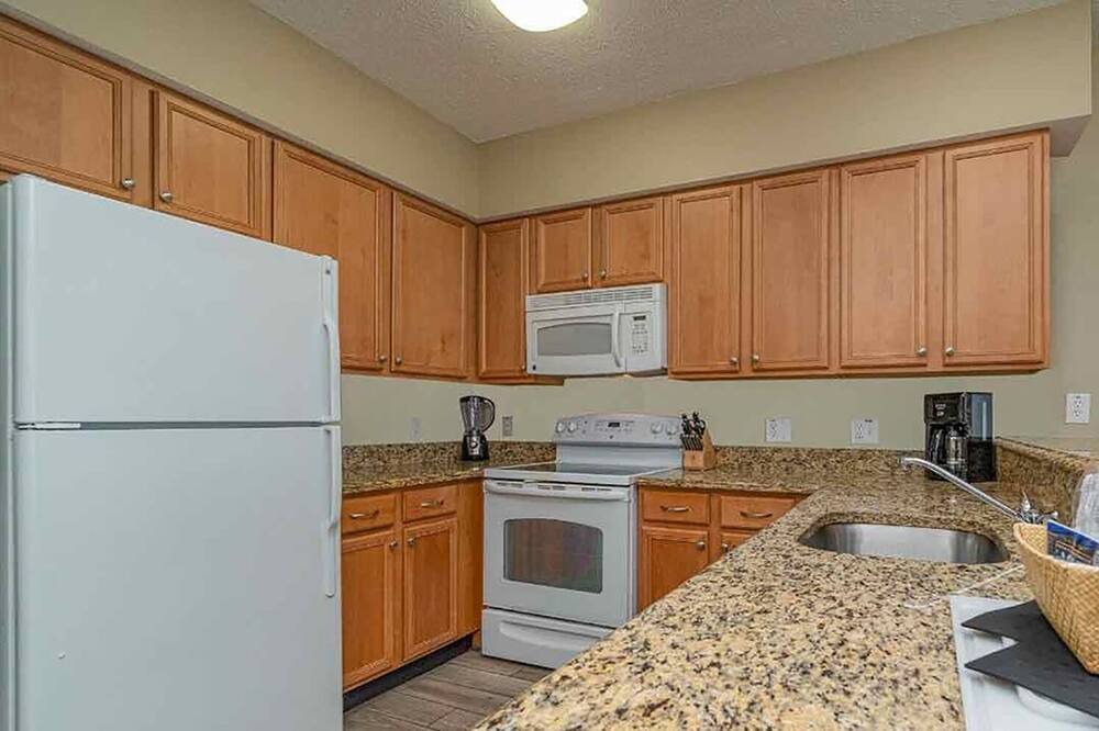 Photo of Kitchen in Arcadian Shores