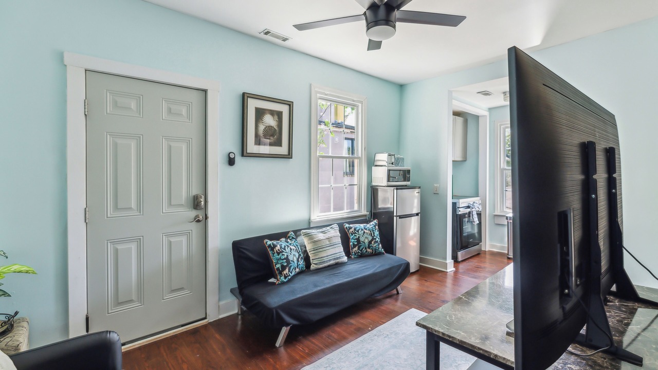 Photo of Livingroom in Westside