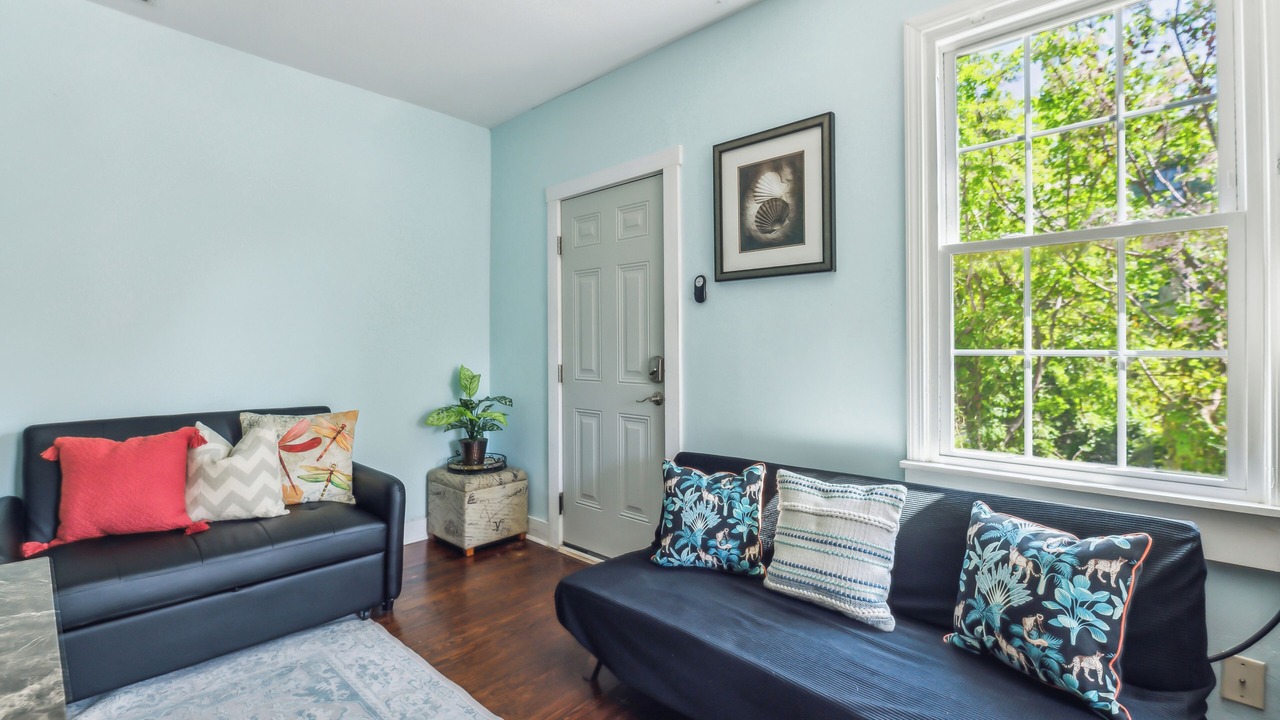 Photo of Livingroom in Westside