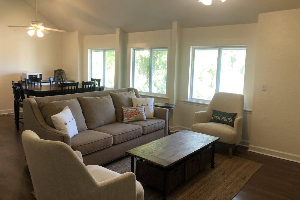 Photo of Livingroom in Saint Helena Island