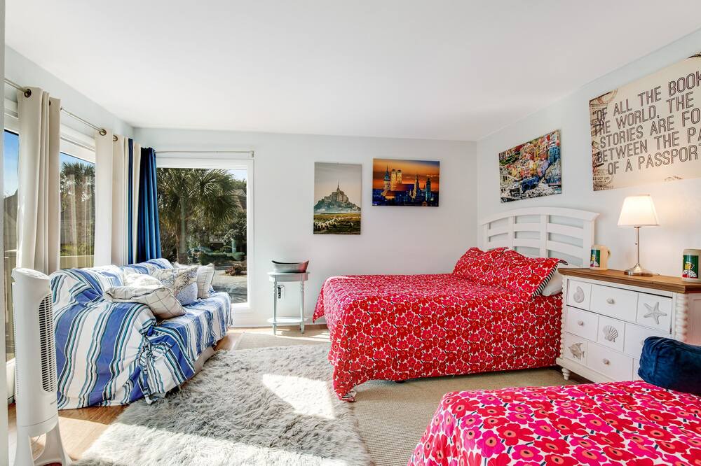 Photo of Others in Spinnaker Beachhouses