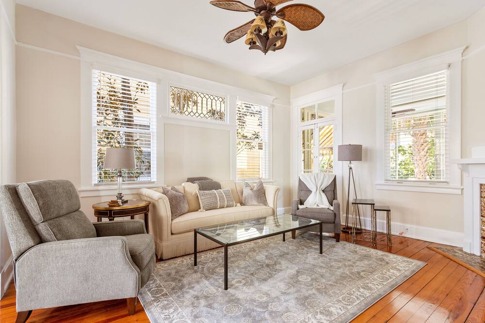 Photo of Livingroom in South of Broad