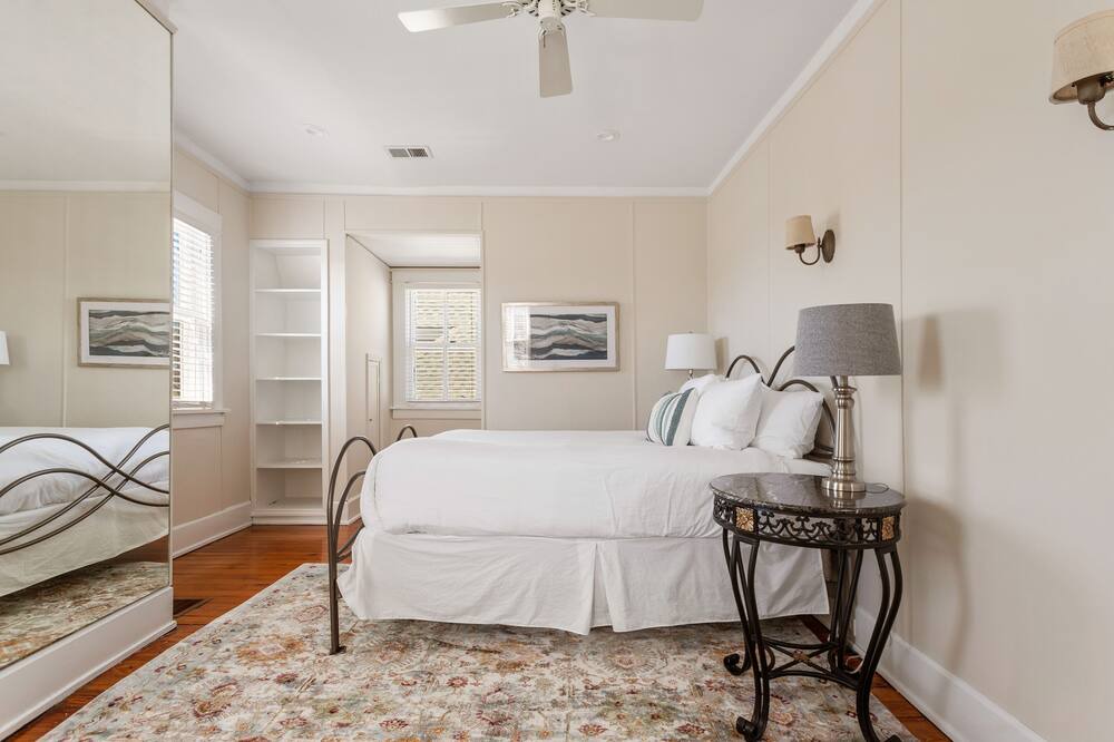 Photo of Bedroom in South of Broad