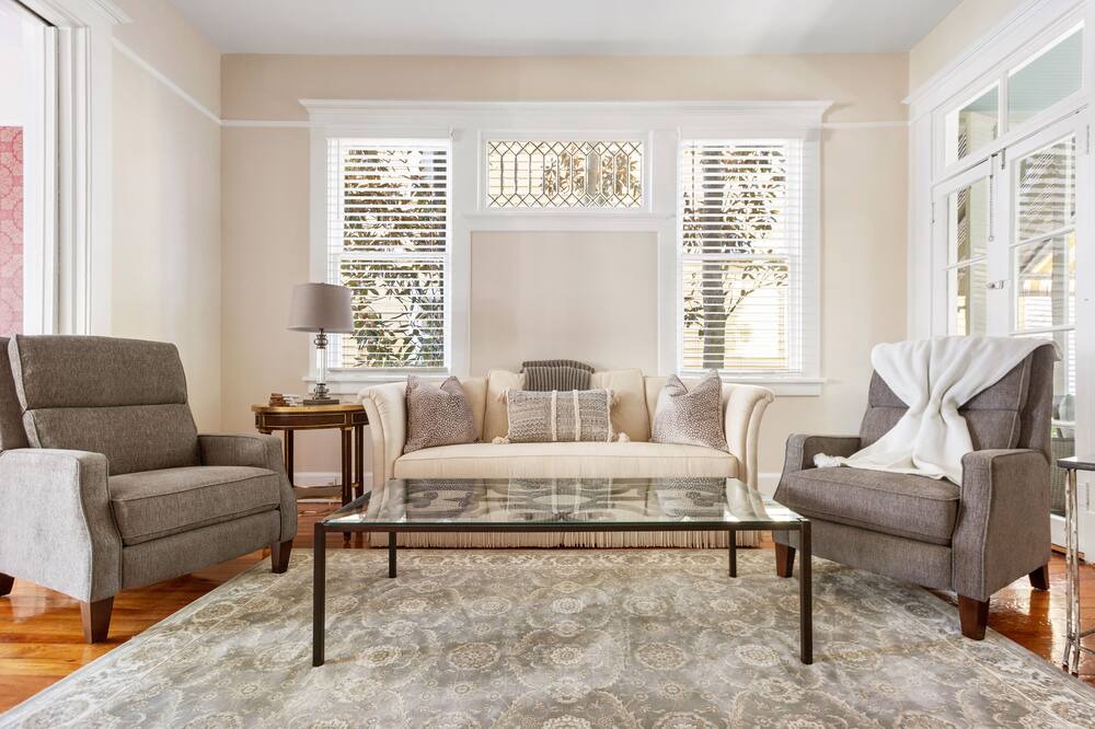 Photo of Livingroom in South of Broad