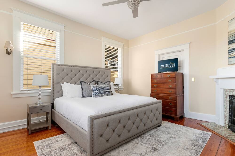 Photo of Bedroom in South of Broad