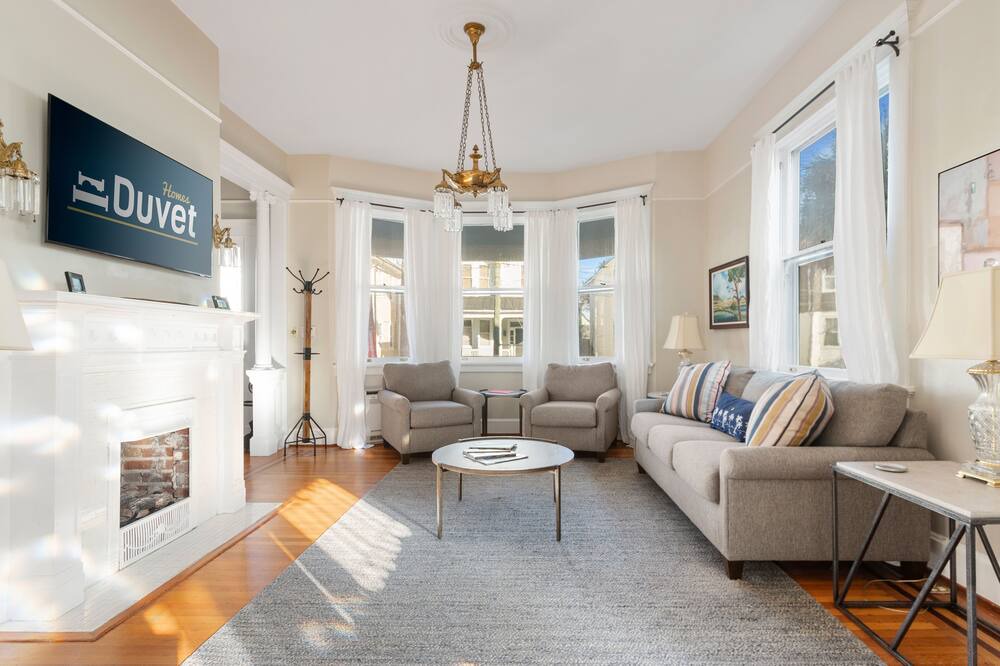 Photo of Livingroom in South of Broad