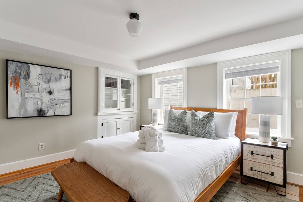 Photo of Bedroom in Downtown Charleston