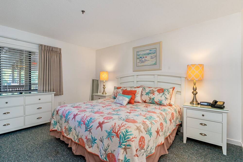 Photo of Bathroom in Arcadian Shores