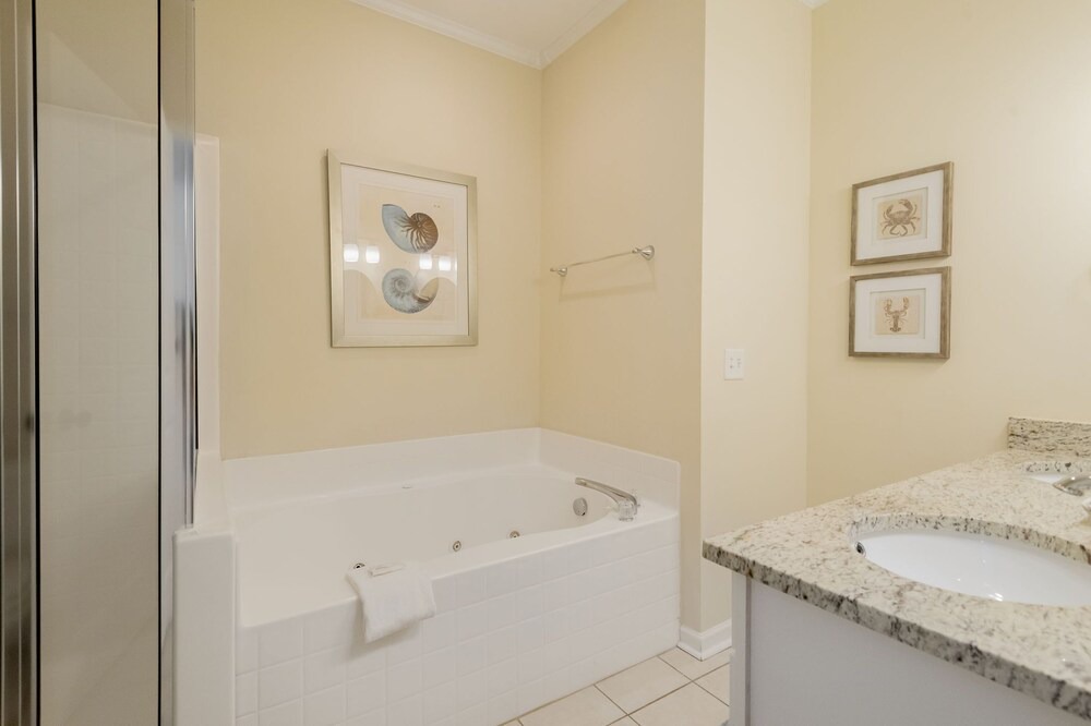 Photo of Bathroom in Waters Edge