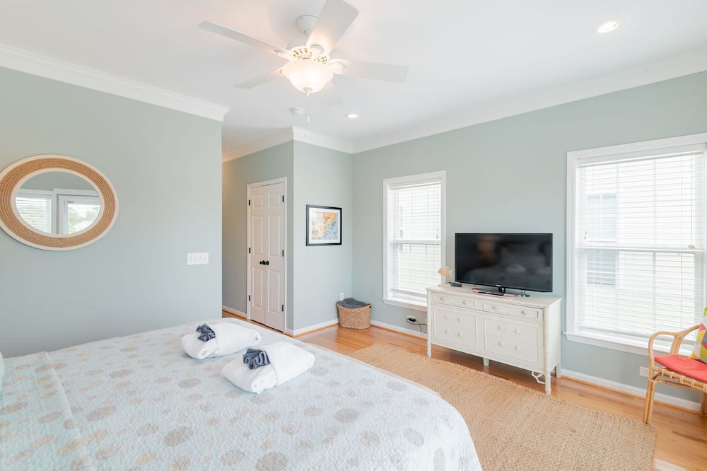 Photo of Bedroom in Waters Edge