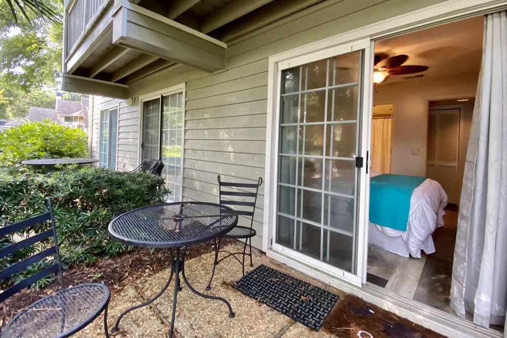 Photo of Patio Balcony in Arcadian Shores