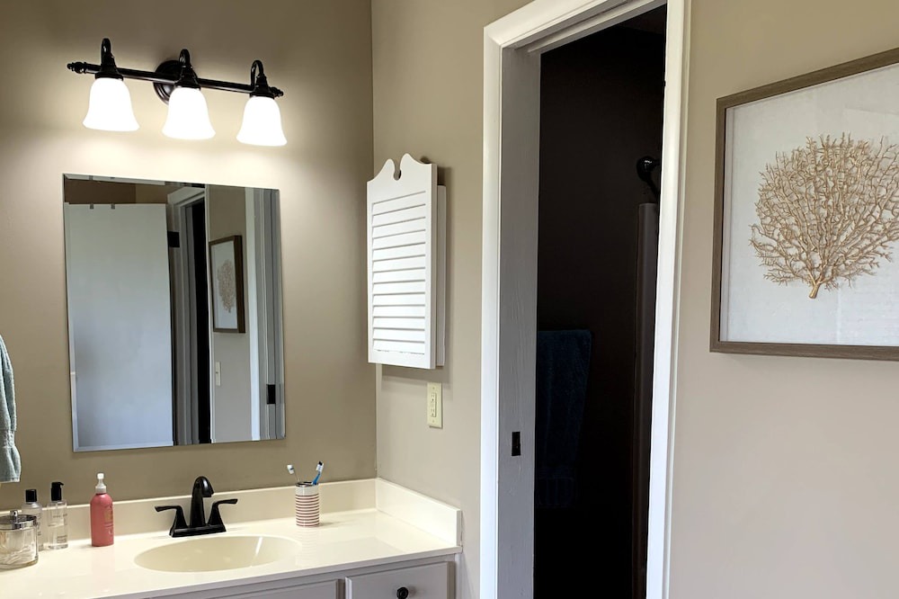 Photo of Bathroom in Oceanmarsh Subdivision
