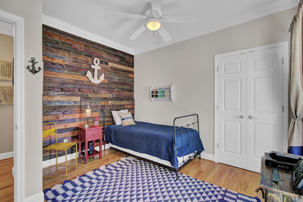 Photo of Bedroom in Waters Edge