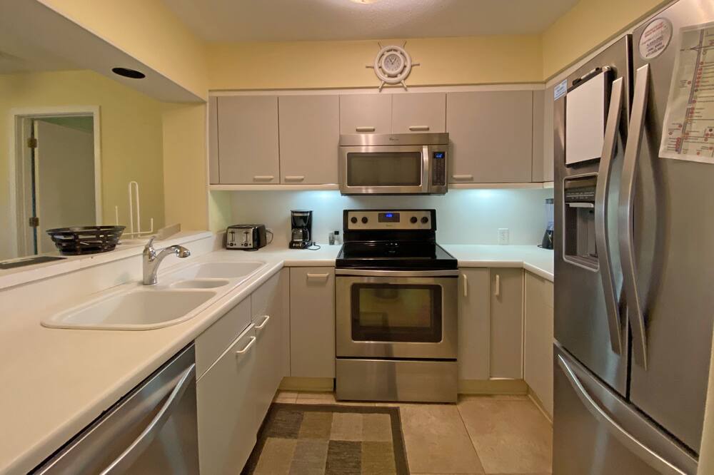 Photo of Kitchen in Arcadian Shores