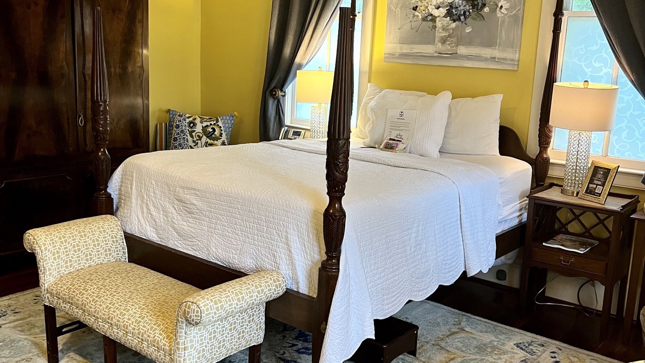 Photo of Bedroom in Charleston Historic District