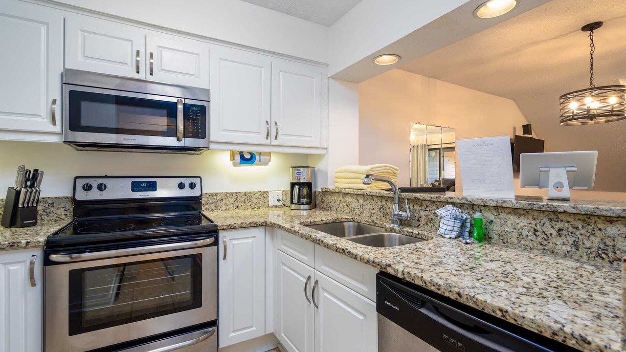 Photo of Kitchen in Arcadian Shores