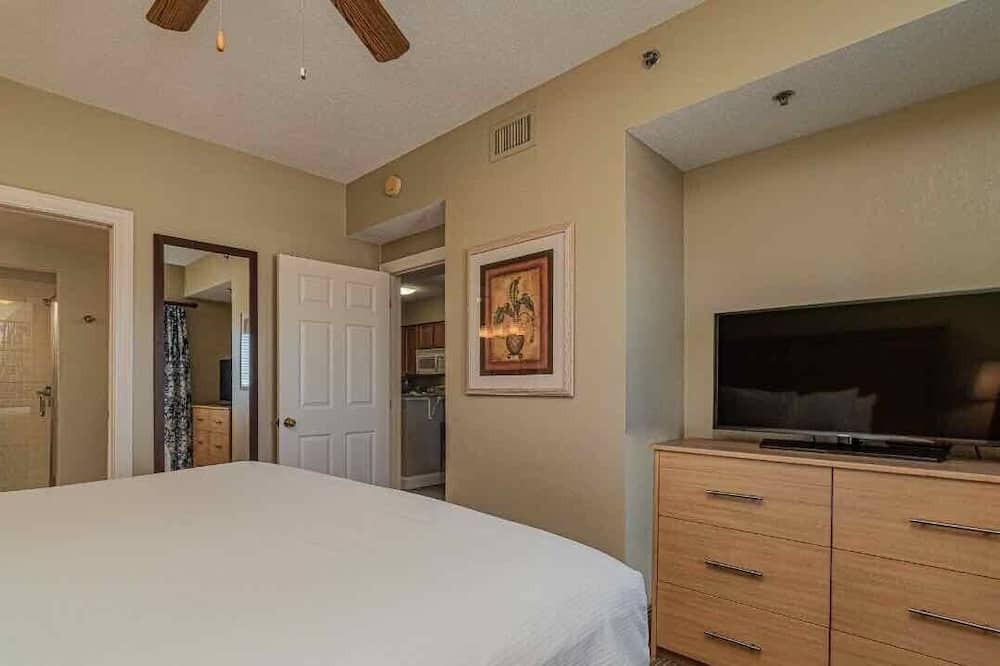 Photo of Bedroom in Arcadian Shores