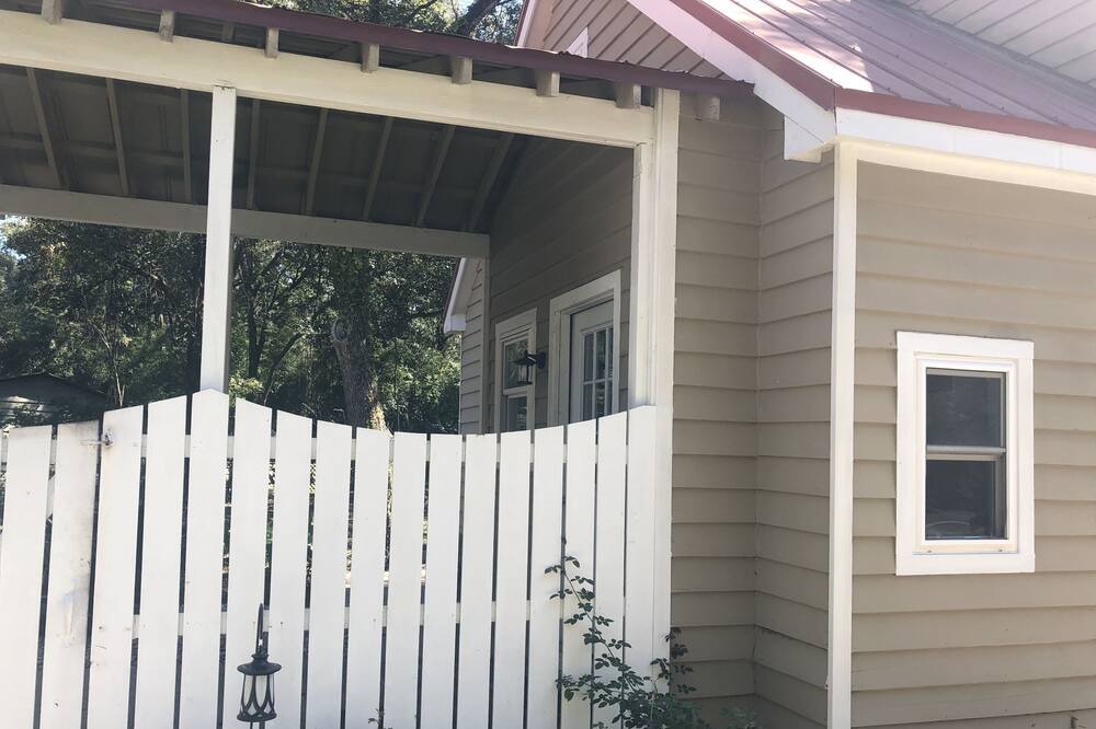 Photo of Outdoor in Summerville Historic District