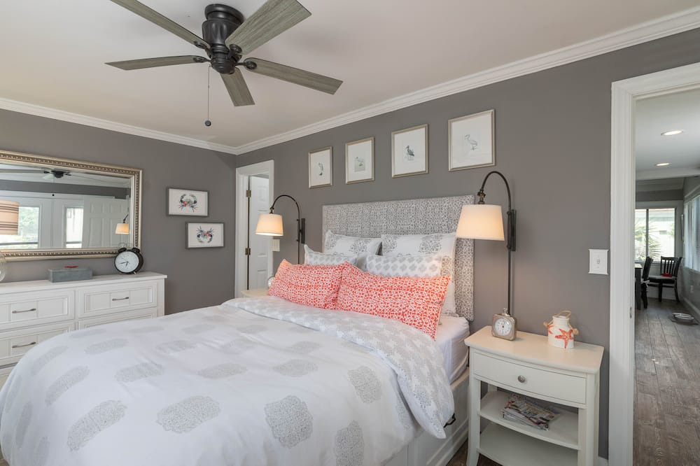 Photo of Bedroom in Sealoft Villas