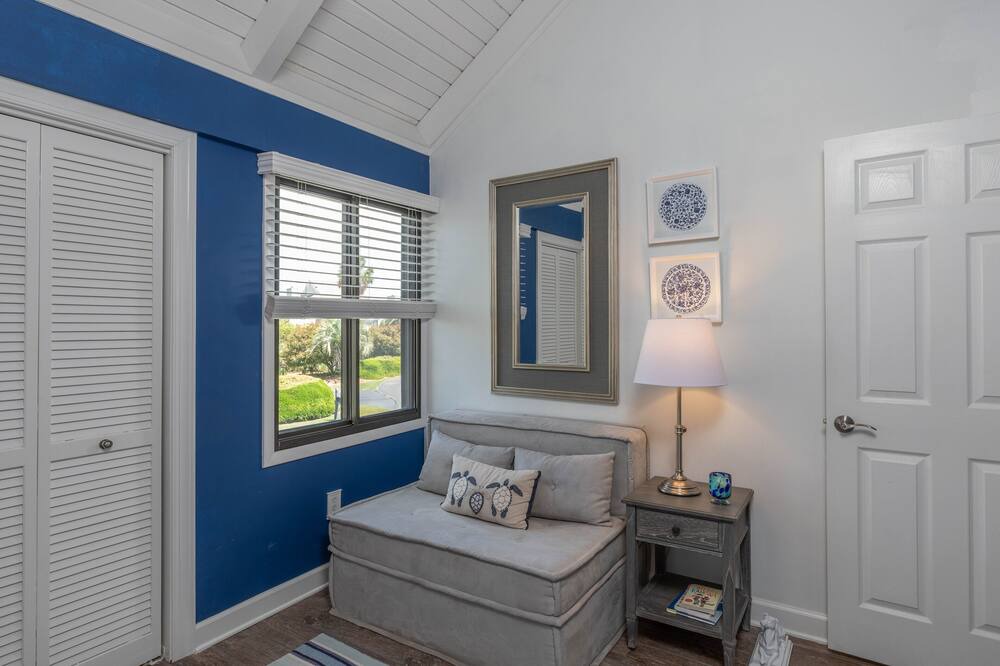 Photo of Bedroom in Sealoft Villas