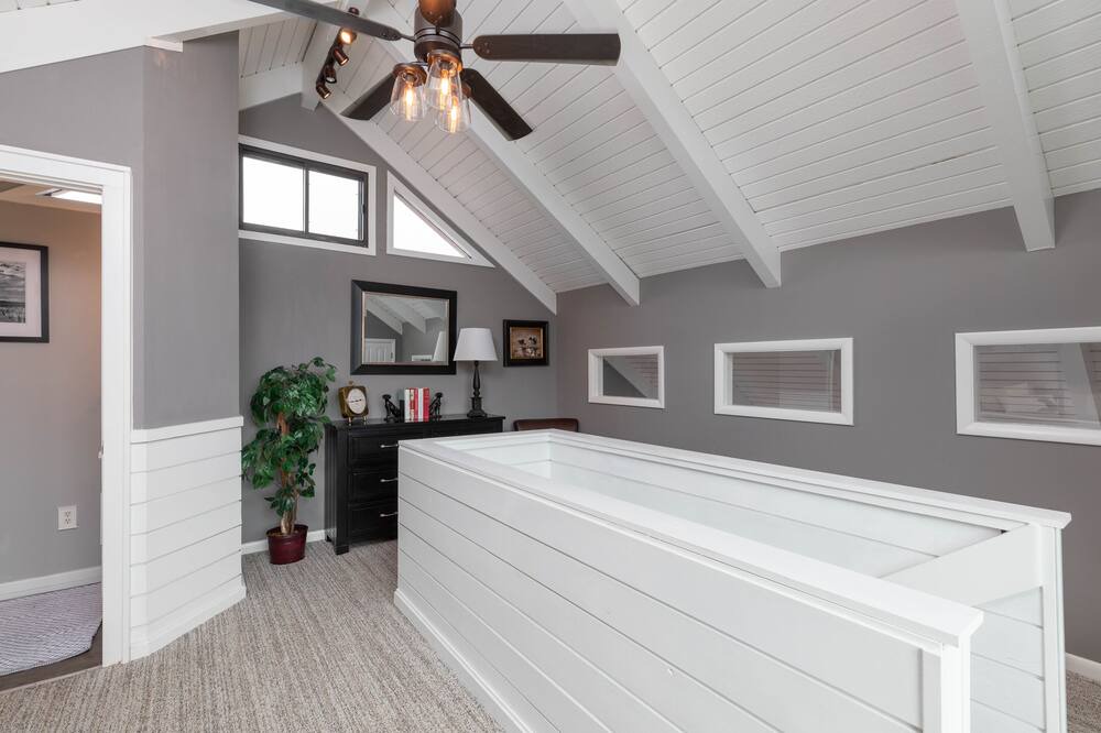 Photo of Bedroom in Sealoft Villas