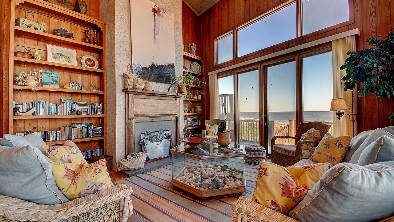 Photo of Livingroom in Debordieu Colony