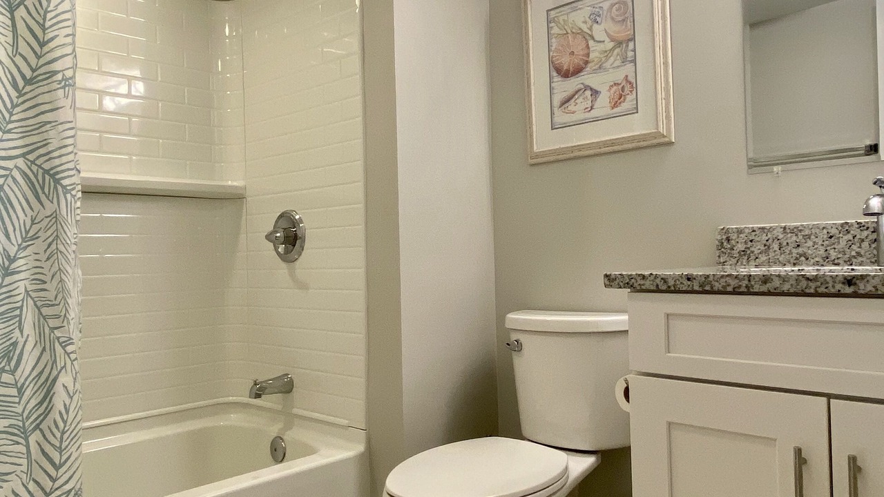 Photo of Bathroom in Arcadian Shores
