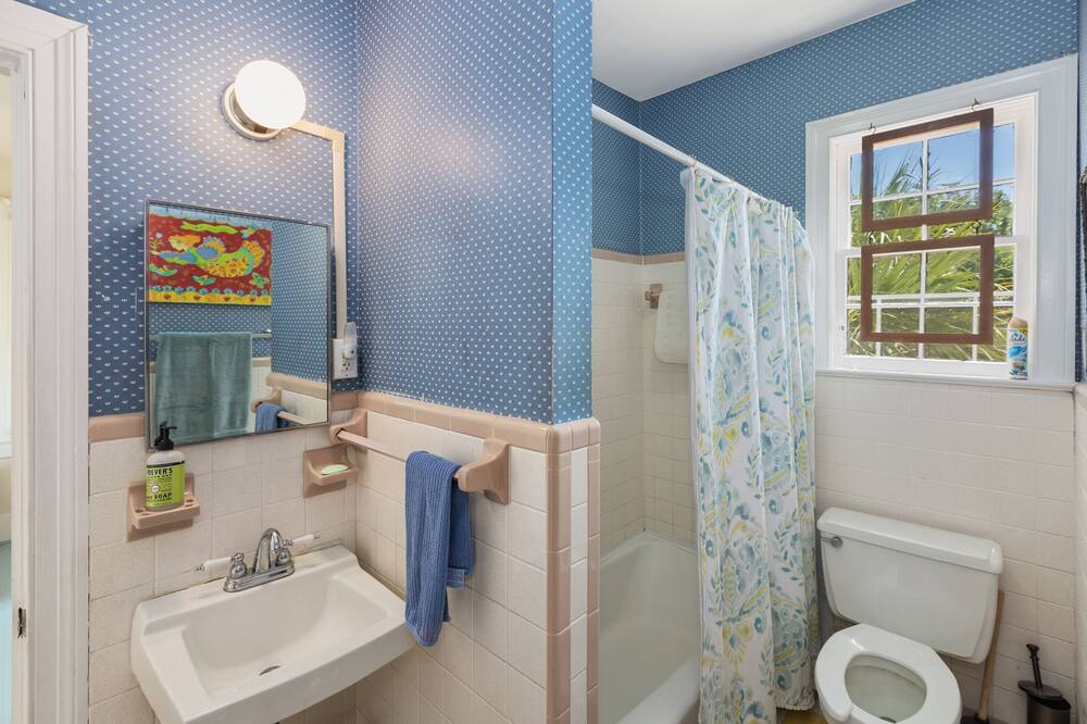 Photo of Bathroom in Sullivan's Island