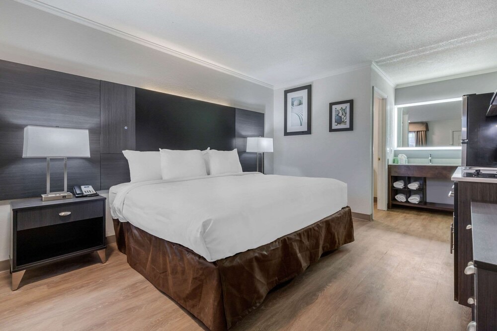 Photo of Bedroom in Red Hill