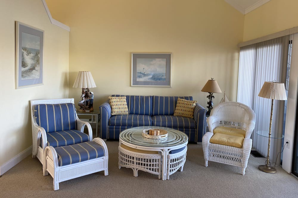 Photo of Livingroom in Litchfield by the Sea