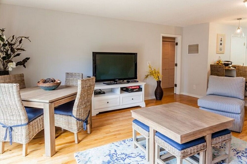 Photo of Livingroom in Isle of Palms