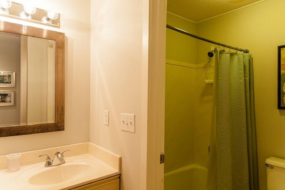 Photo of Bathroom in Isle of Palms