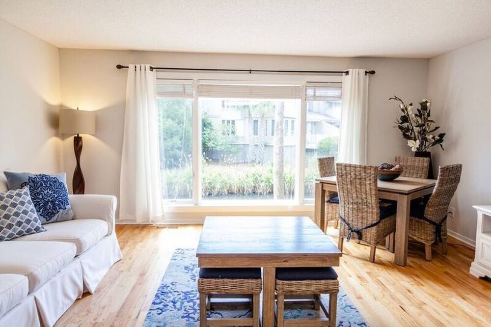 Photo of Livingroom in Isle of Palms