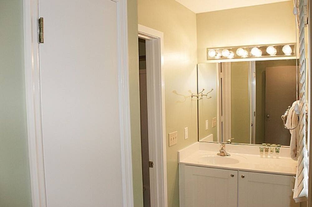 Photo of Bathroom in Isle of Palms