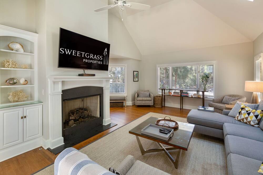 Photo of Livingroom in Vanderhorst Plantation