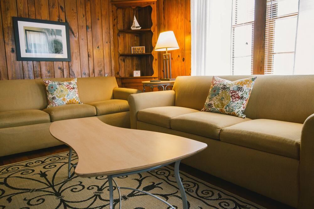 Photo of Livingroom in Downtown Myrtle Beach