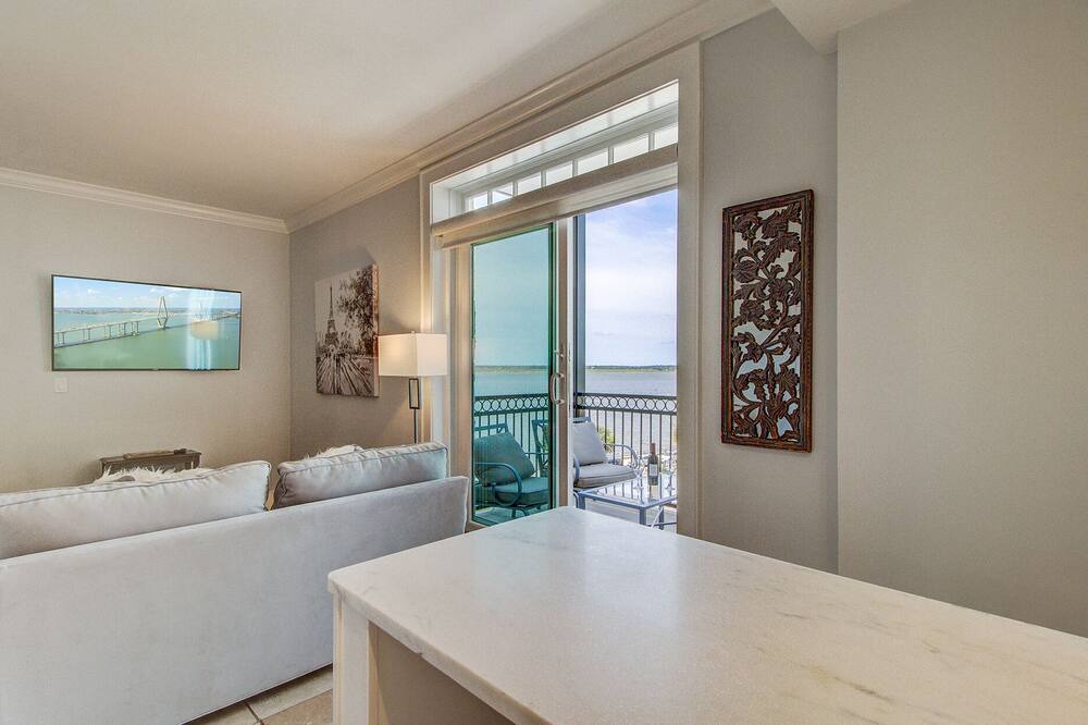 Photo of Livingroom in South of Broad