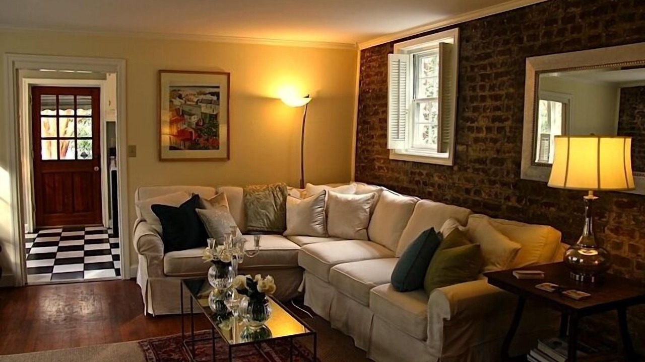 Photo of Livingroom in French Quarter