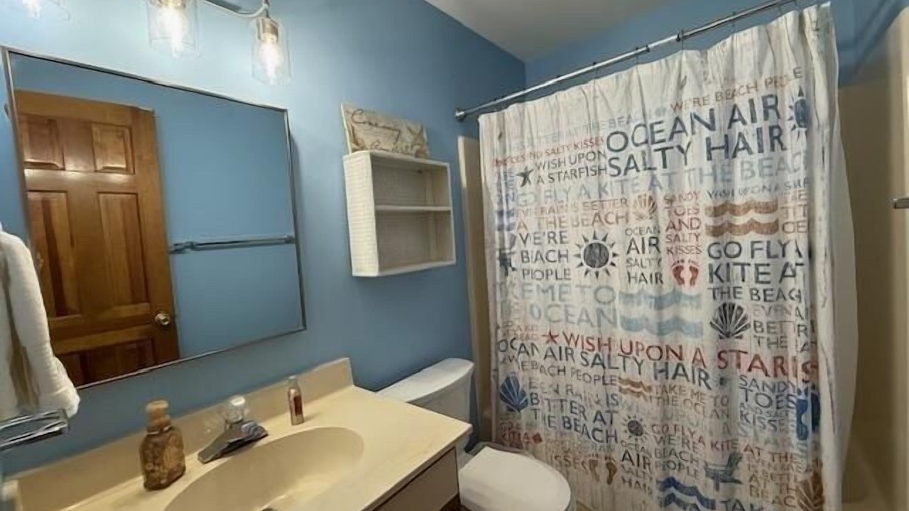 Photo of Bathroom in Garden City