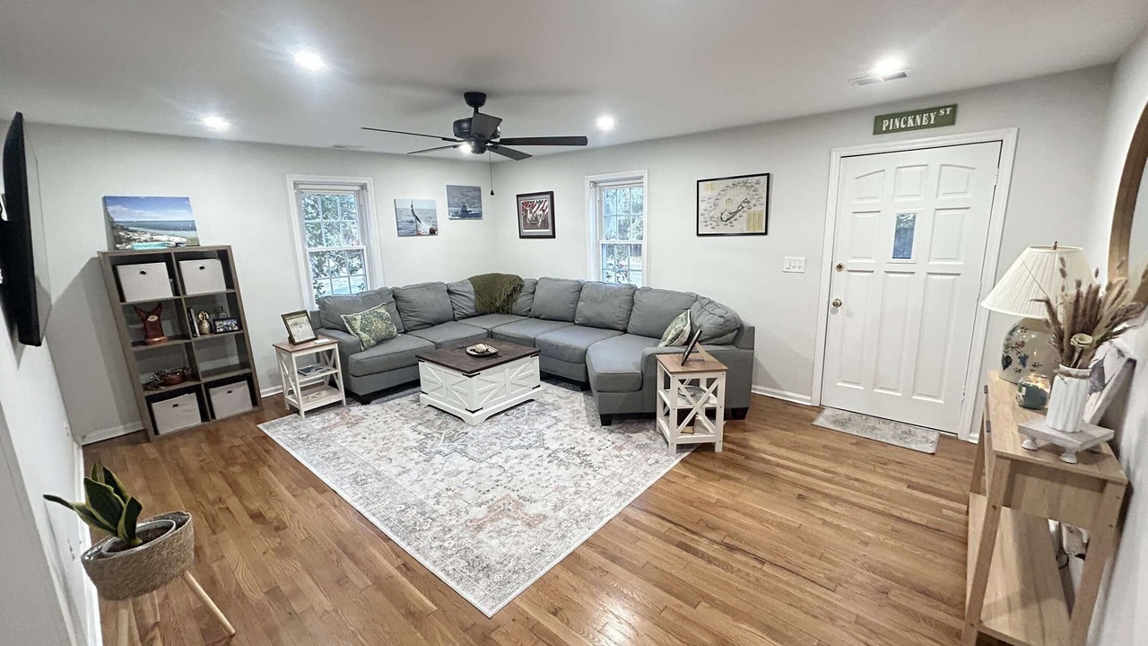 Photo of Livingroom in McClellanville