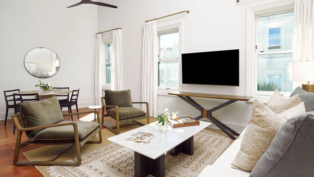 Photo of Bedroom in Charleston Historic District