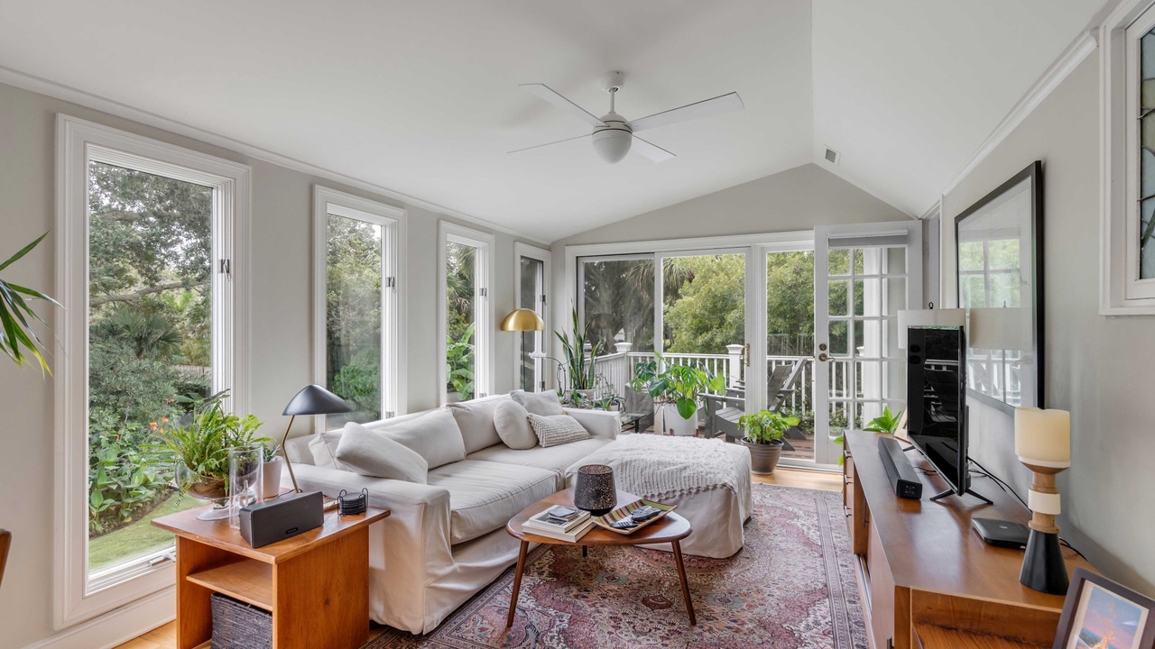 Photo of Livingroom in Sullivan's Island