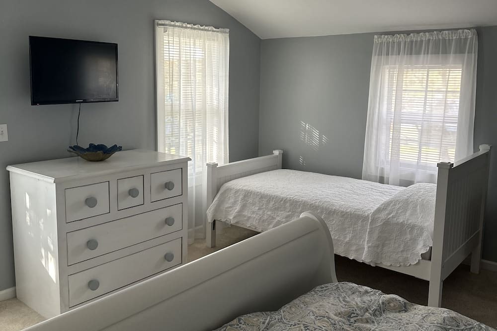Photo of Bedroom in Summerville