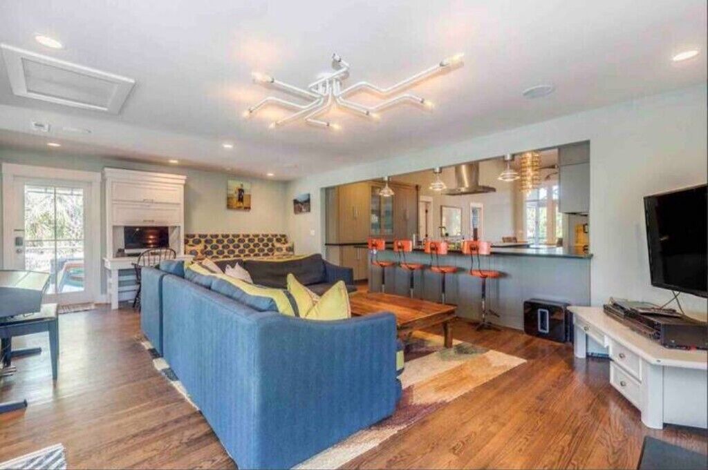 Photo of Livingroom in Sullivan's Island