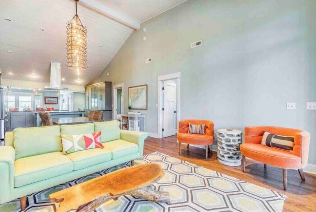 Photo of Livingroom in Sullivan's Island
